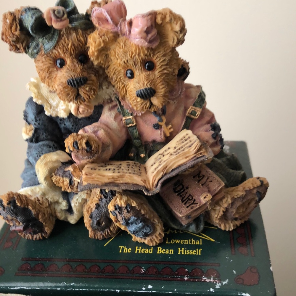 The Bearstone Collection. Bailey & Becky.